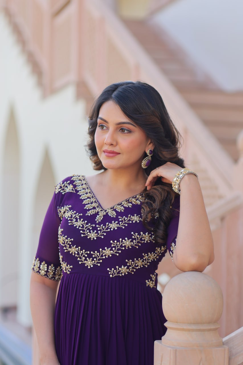 Shambhavi Puprle Suit Set