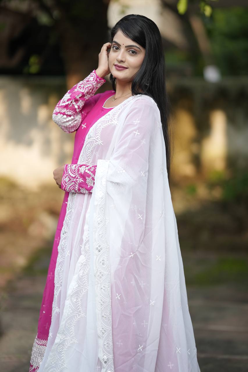 SIMRAN'S PINK GEORGETTE SUIT SET