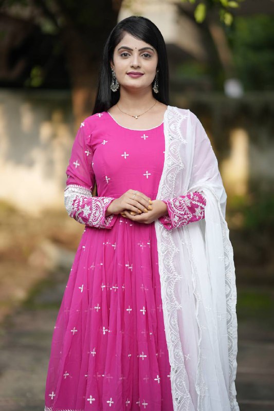 SIMRAN'S PINK GEORGETTE SUIT SET