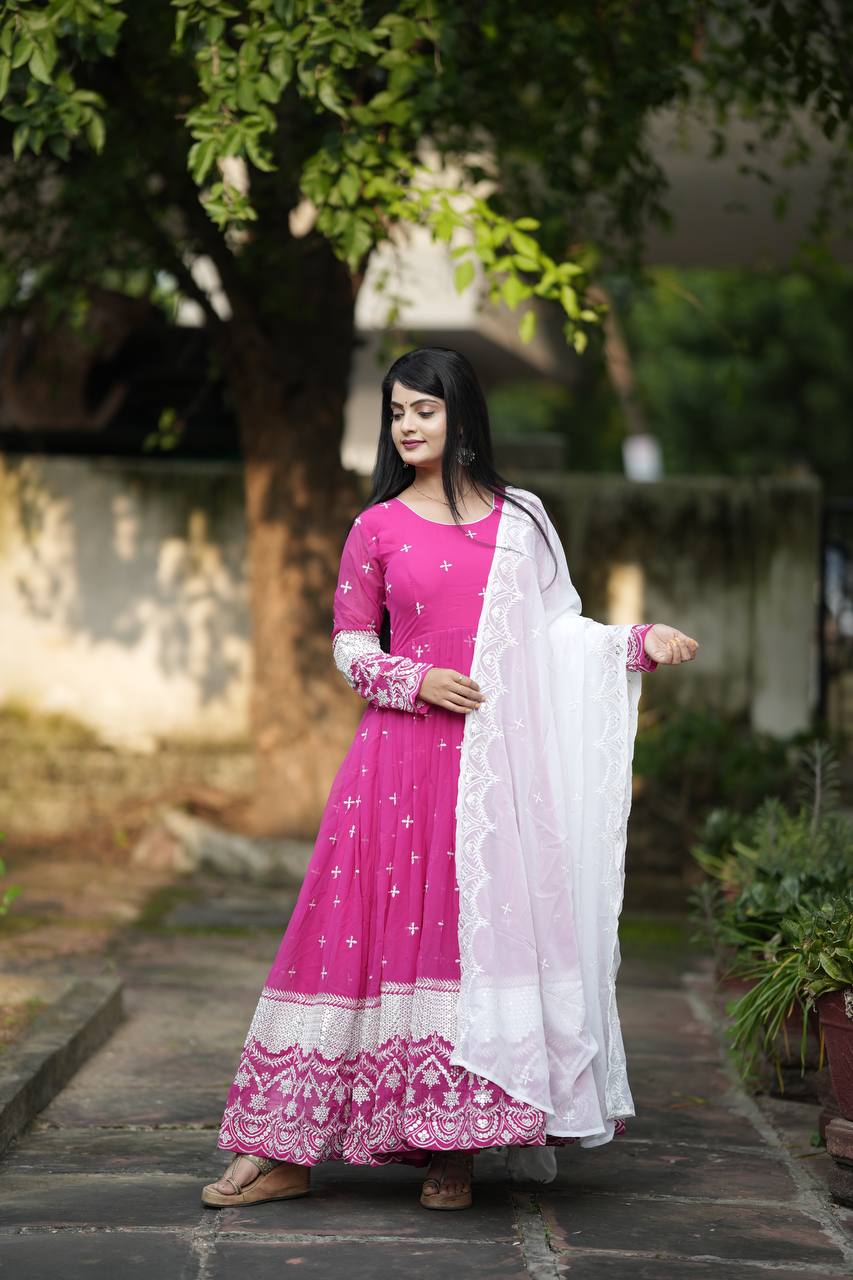 SIMRAN'S PINK GEORGETTE SUIT SET