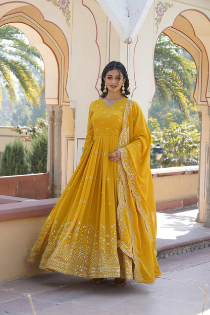 KAMOLIKA YELLOW EMBROIDERED SUIT SET