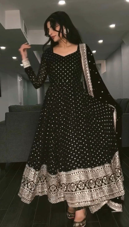 NOORANI BLACK ANARKALI SUIT SET