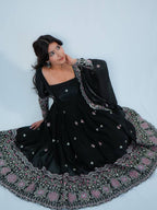 SIYAH BLACK EMBROIDARY ANARKALI SUIT SET