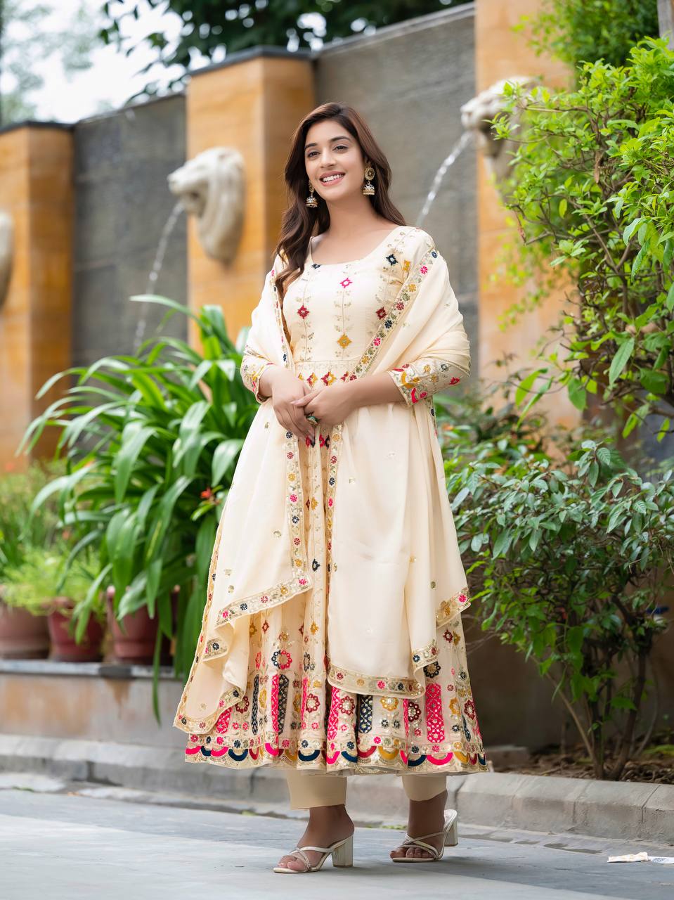 aurelia floral opulence anarkal suit set