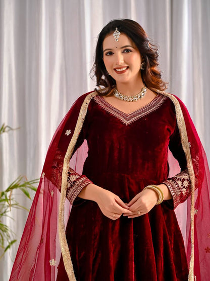 JAKIRA MARRON VELVET ANARKALI SUIT SET
