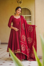 Zariya Heirloom Embroidered Anarkali Suit Set