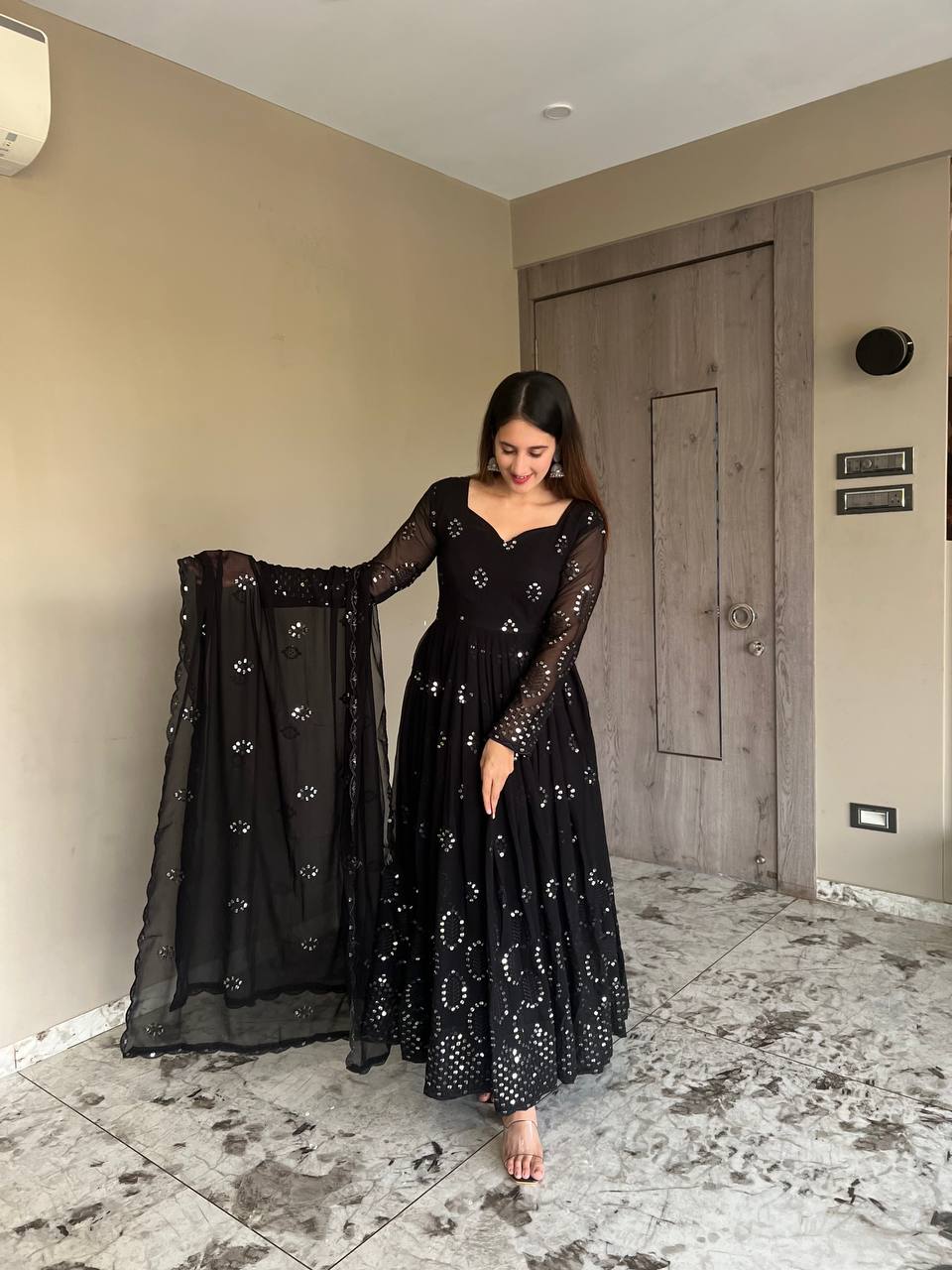 DIHU BLACK SUIT SET