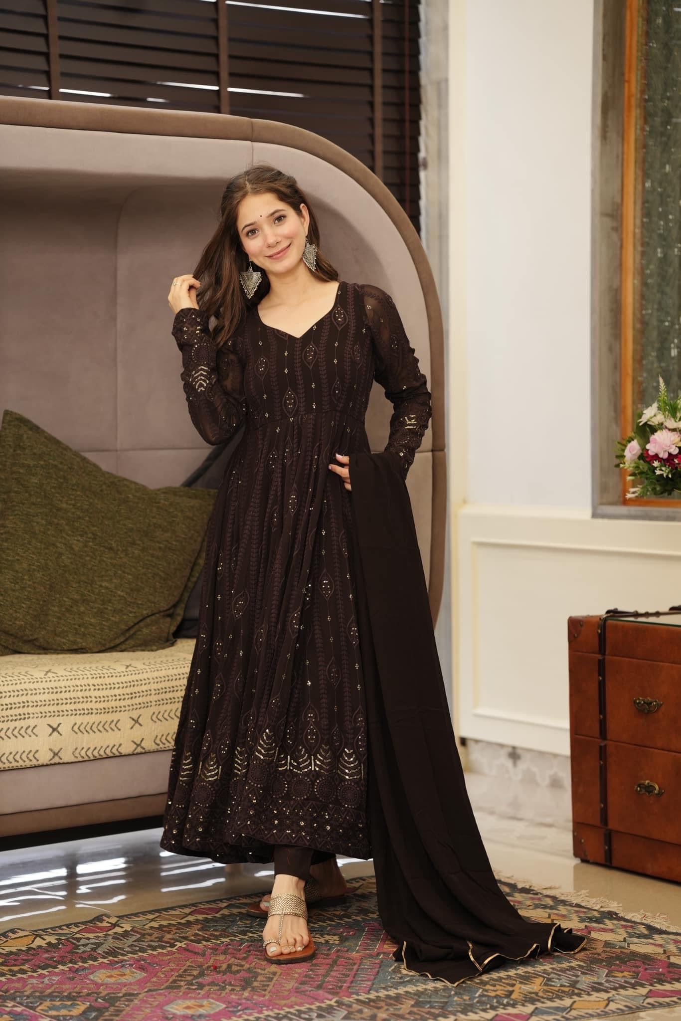 BLACK EMBROIDERED GEORGETTE SUIT SET – Ishva Shop